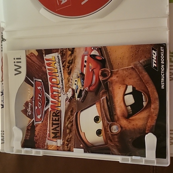 Cars - MaterNational - Wii Game No Visable Stratches Original Case & Papers - Picture 3 of 5